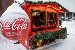 Rotermanni ja Coca-Cola koostöös on avatud Rotermanni kvartali peaväljakul seninägematu jõuluturg